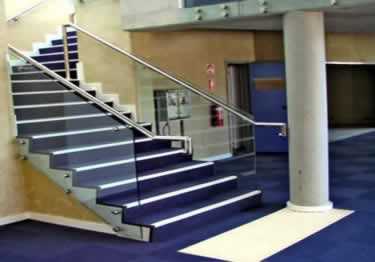 Rubber Stair Nosing by Roppe�  large image 2
